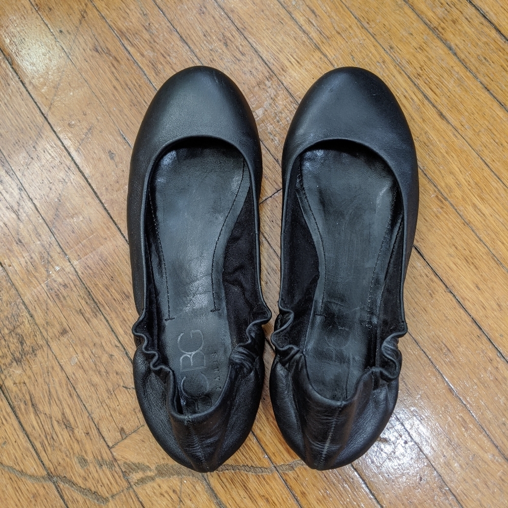 BCBG foldable / packable black ballet flats as 8